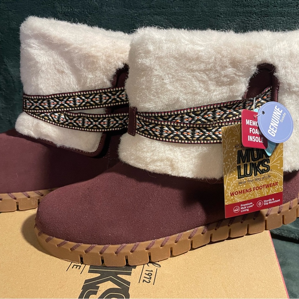 Muk Luks Bordeaux Women's Boots size 11